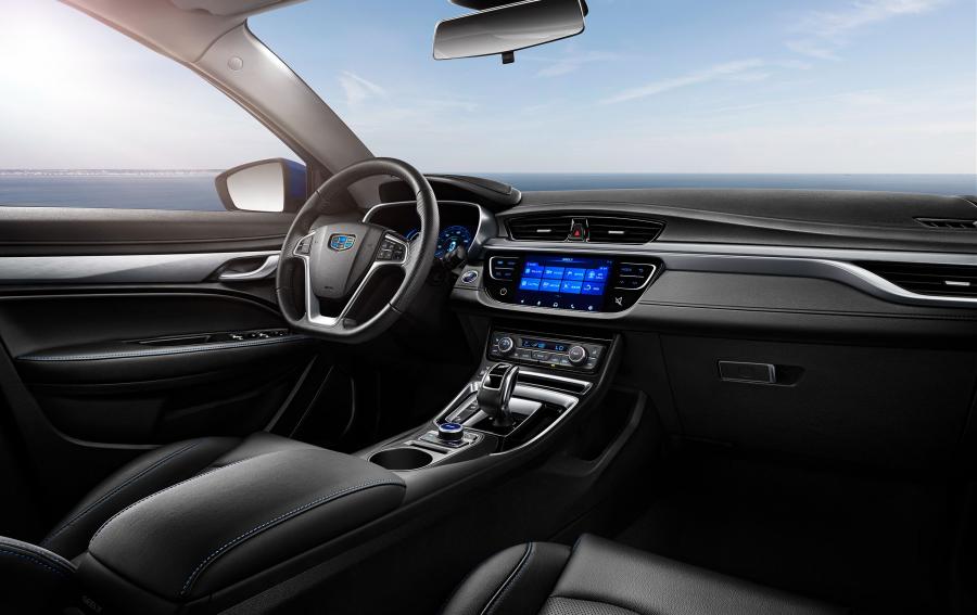 Интерьер Geely Emgrand EV450 2018 года  (фото 4 из 10)